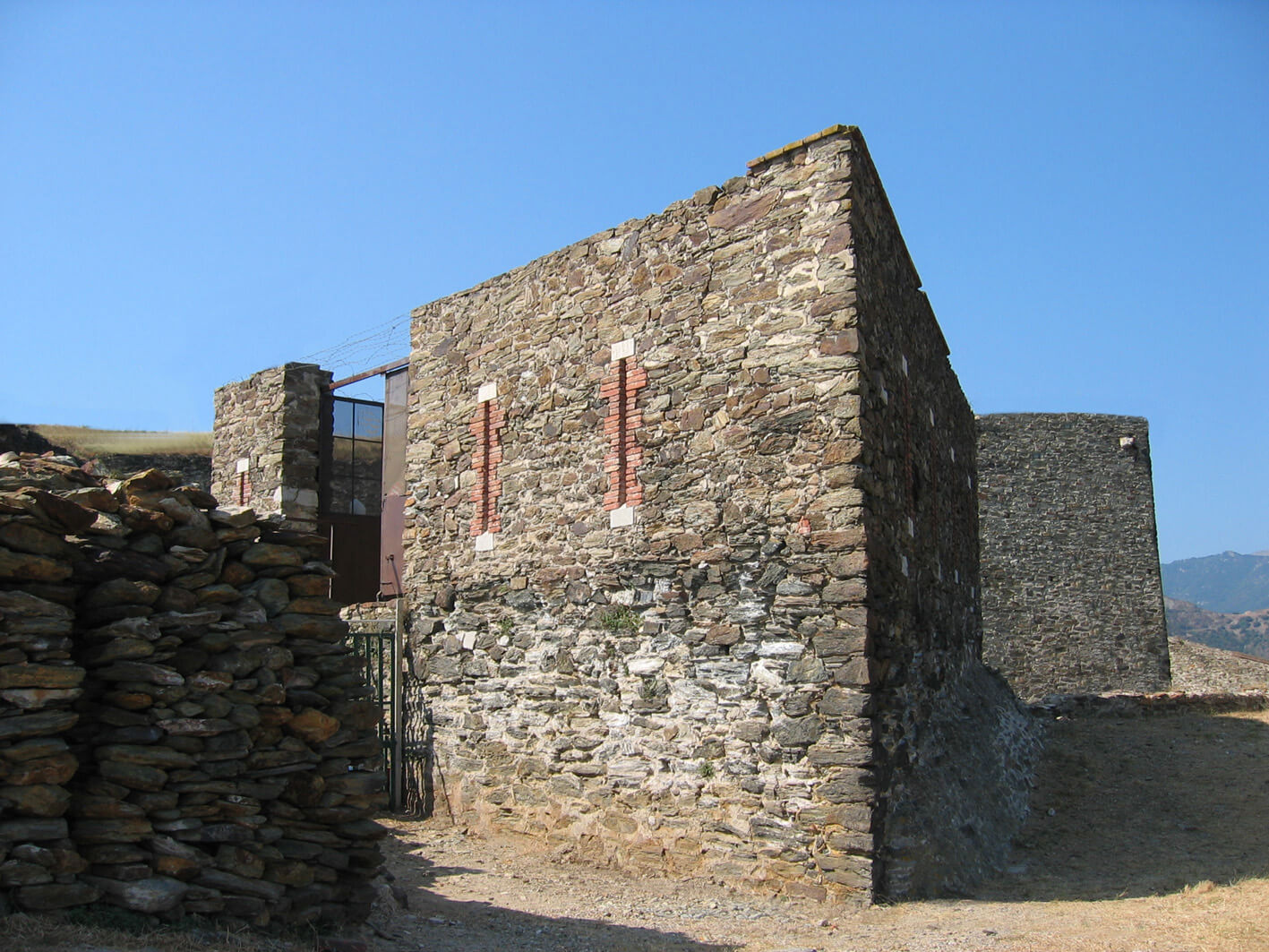 dugommier entree 2 1 1